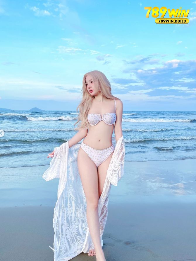 Diện bikini sexy khoe trọn đường cong chữ S